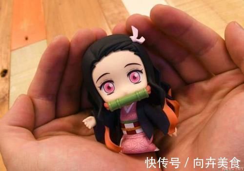 三次元|只要是二次元里的妹子,即使“擰斷了”禰豆子手辦的頭你也可以嗎