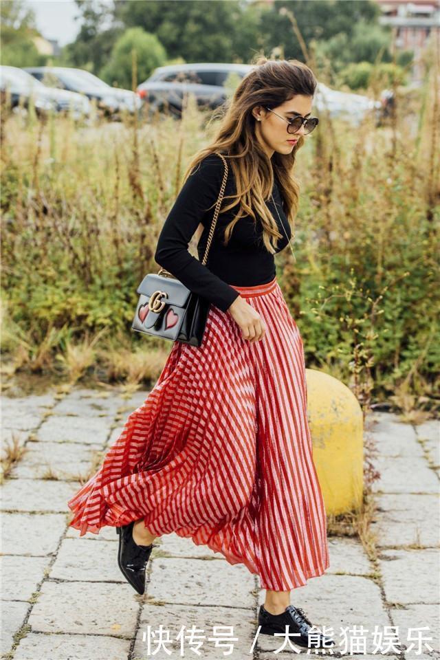 搭配|换季别着急，有一件“毛衣”就搞定了，这些早秋搭配，温柔又洋气