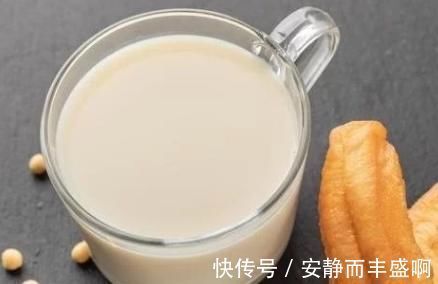 豆浆|打豆浆时，黄豆泡好别直接打，多加这一步，豆浆才会更加香浓丝滑！