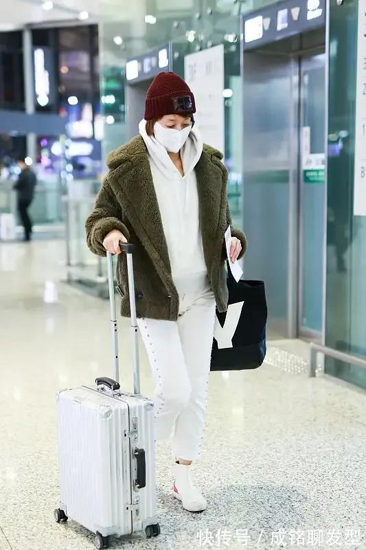 马伊琍|马伊琍到底多会穿,看这三套搭配就知道穿衣品味,时髦减龄又有范