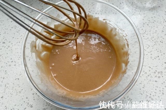 开裂|自制香浓的可可蛋糕卷,做法简单又方便,怎么卷都不开裂