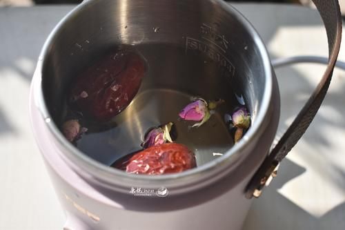 茶水|冬天干燥，聪明的女人常用这三样煮茶水，每天一杯补充水分又滋润