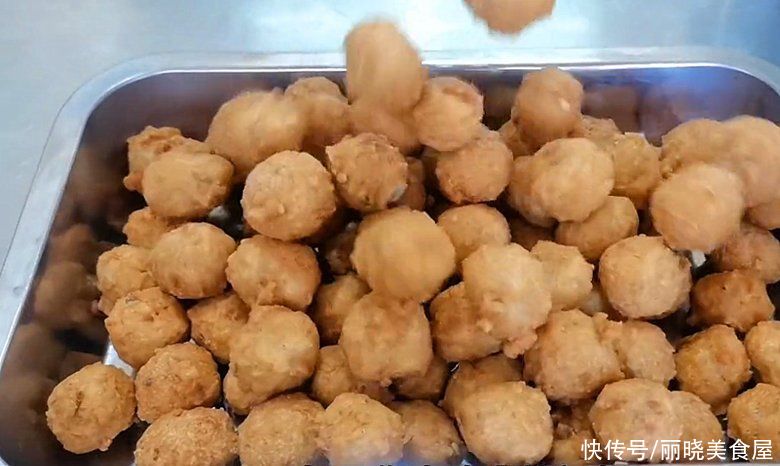 炸丸子，最忌直接加盐和淀粉，诀窍告诉你，金黄酥脆放凉不回软