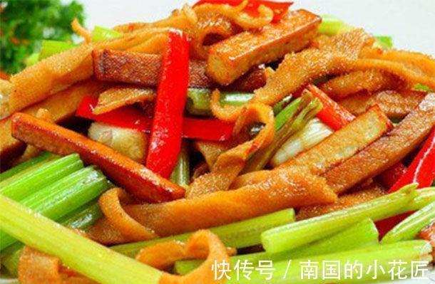 芹菜|孩子吃出最强大脑，这道菜好吃不贵，简单易学，长智力学习好