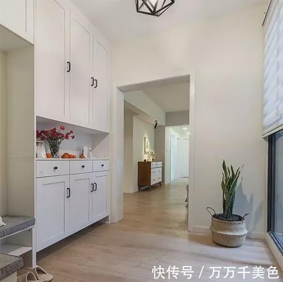 装修|家里装修真没必要吊顶,学她家这么装,简洁大方还特别温馨!