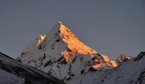 中国八大夺命雪山 可望不可攀