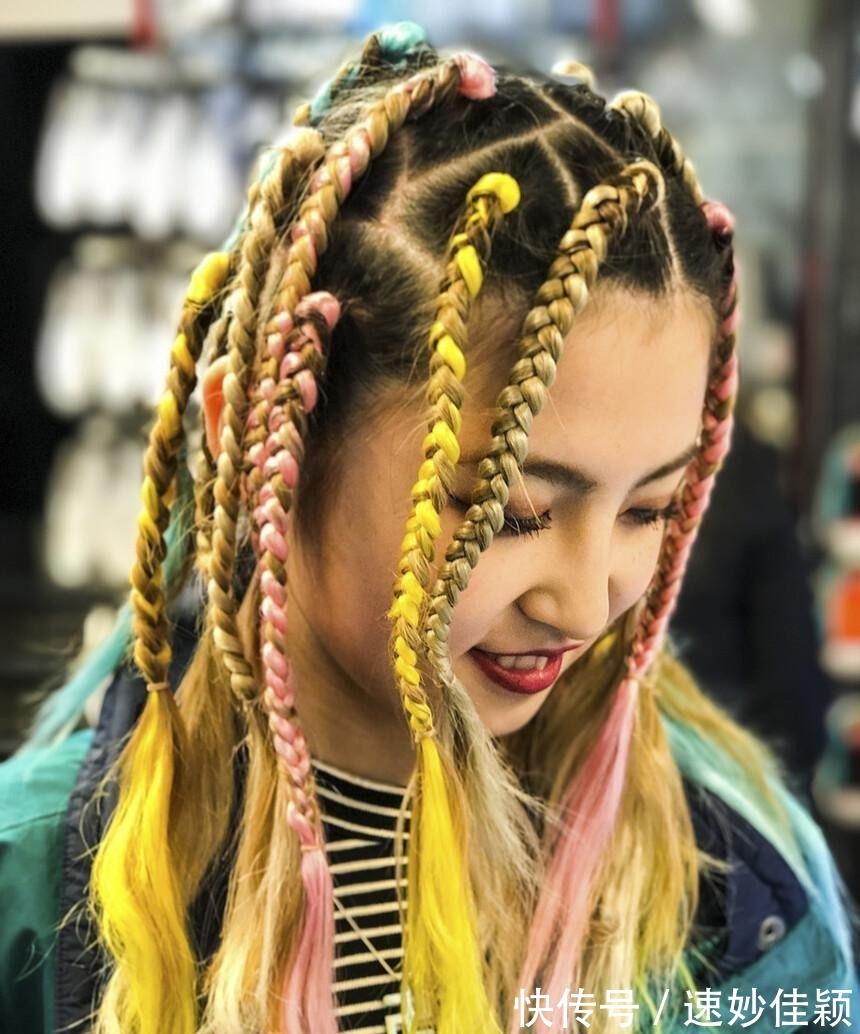棒球服|嘻哈风必备发型,脏辫造型逐渐走向潮流,炫酷又帅气