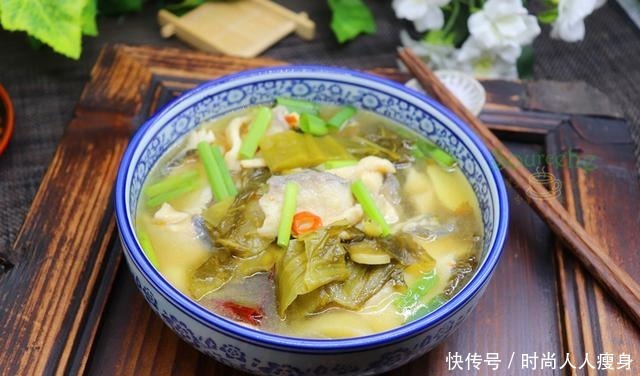  酸菜鱼在家做原来这么简单，酸菜爽口，鱼肉鲜美，连汤汁都好喝