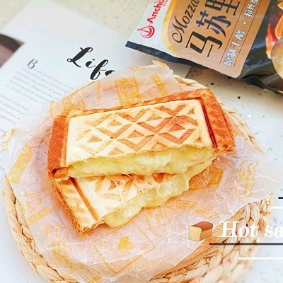 白土司|浓浓奶香的芝士香蕉热三明治