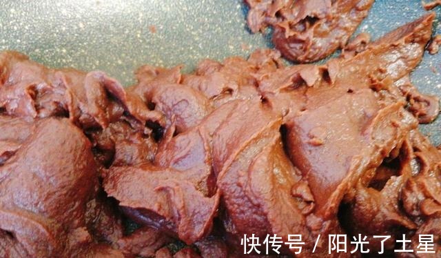 懒人红豆沙,一个电饭煲就能搞定,软糯清甜,没有添加更健康!