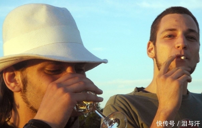 医生提醒:春节将至,中老年人谨记3做3不做,预防“节日病”