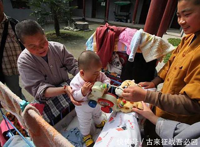 年代|90年代清华女学霸，自称书本上找不到答案，毕业后就削发出家