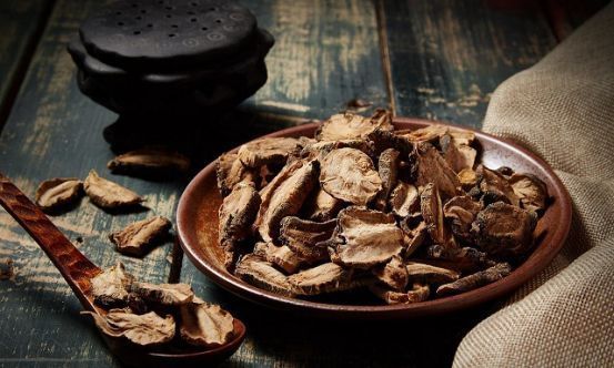 服用|中药用错也伤身?4种中药不适合长期服用,记得告诉家里人