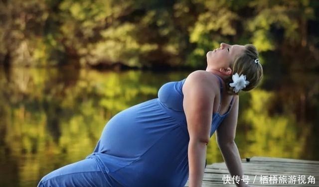 晓雯|俩同龄发小,一个20岁生娃,一个30岁生娃,38岁相见时差距太大