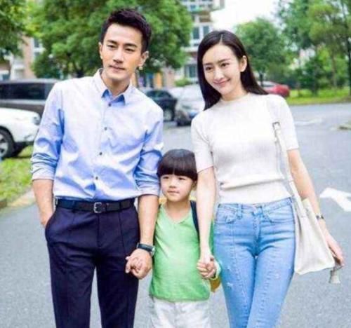 有种冤家叫杨幂王鸥，撞衫同款波点裙，对比像超模VS奶妈