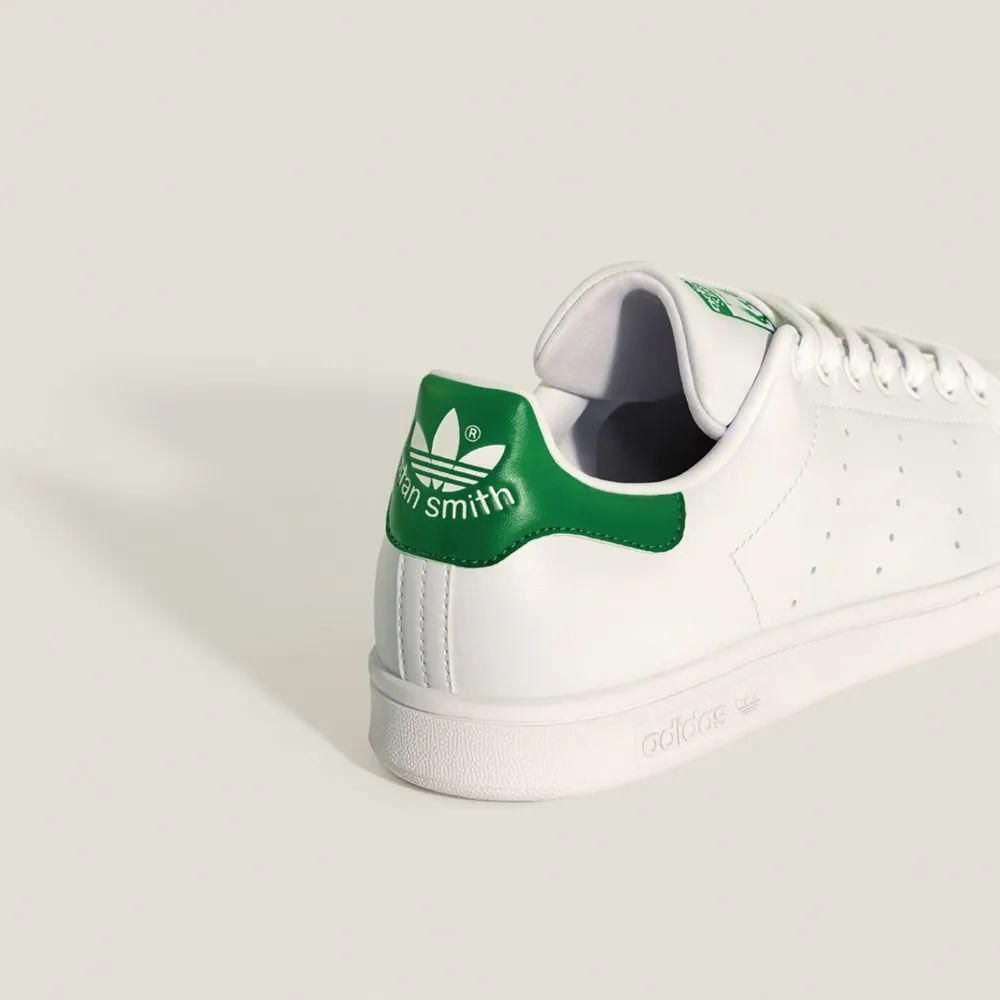 adidas 侃爷竟和奥巴马撞鞋了!都五十年了,明星们还在抢着穿这双鞋!