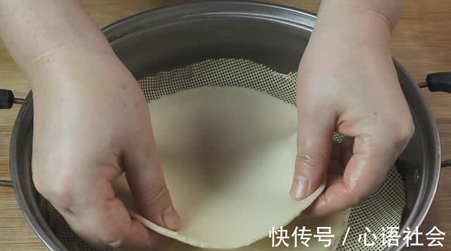 饺子皮别只会包饺子，教你特色新吃法，比包子简单，比饺子好吃