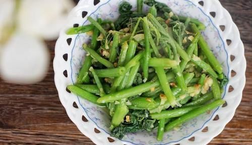 秋天,这种蔬菜多买点,做法简单,清肠刮油,家里人都爱吃