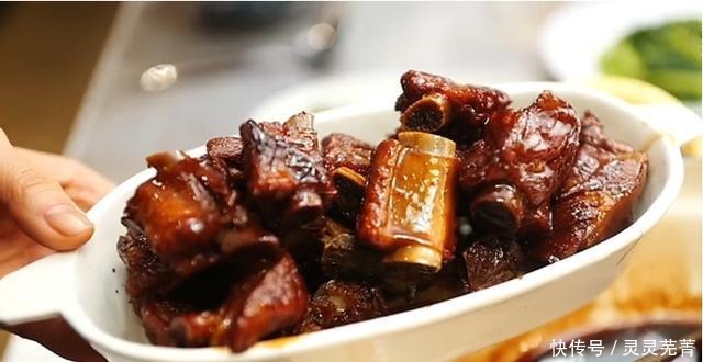 酥嫩红烧排骨的秘密是什么第二步就是答案,千万不要省略哟!