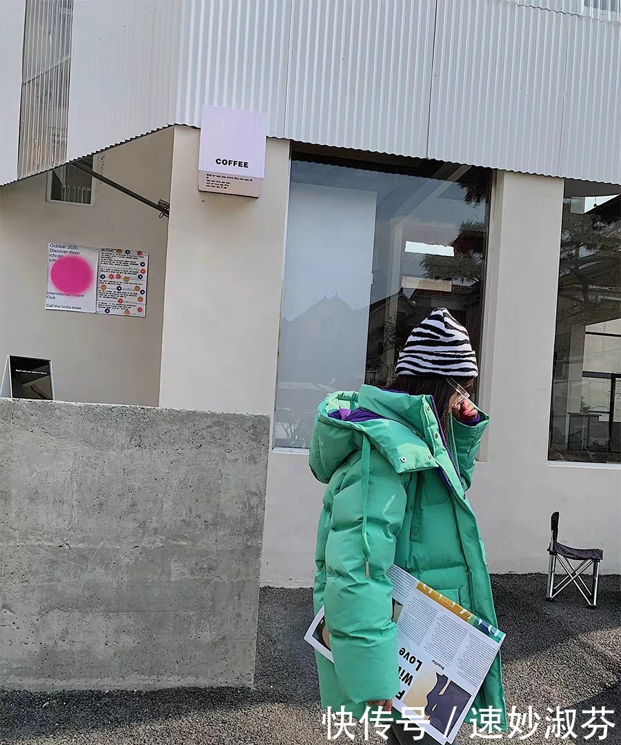 羽绒服|什么样的羽绒服更适合冬天穿?首选这4种颜色,太显白了!