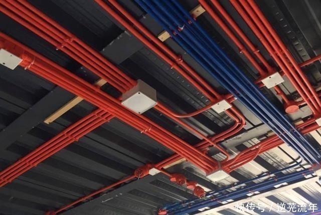 水管|水电装修“走地”还是“走顶”30年老工长直言,选错等于毁了房!