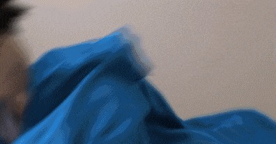 |搞笑GIF：见过荡秋千的，没见过骑摩托车荡秋千的