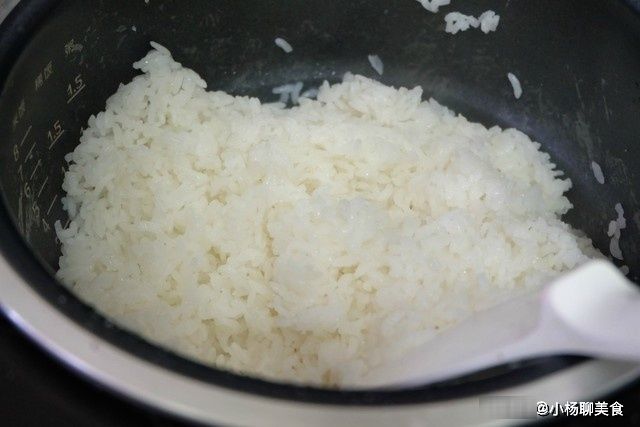 调料品|煮米饭光加清水还不够！再加这2样，米饭香软分明老少都爱吃