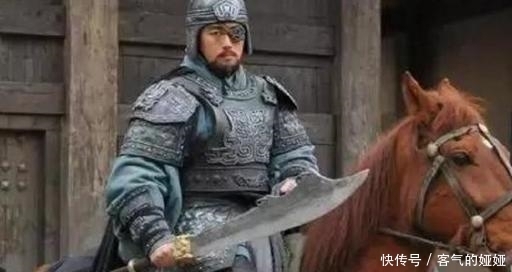 曹操|张飞当阳桥大喊三声谁敢应战，许褚刚要出战却被张辽拉住，为何？