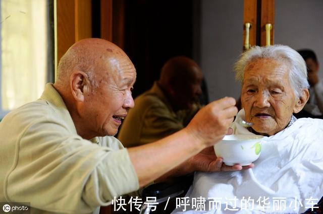 益性激素|长寿的人,早上起床爱做3件事,若占一个,恭喜可能长命百岁!