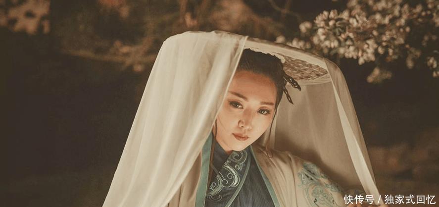 王巩|苏轼问小妾可曾后悔, 她回复了八个字, 苏轼挥笔写出千古名篇!