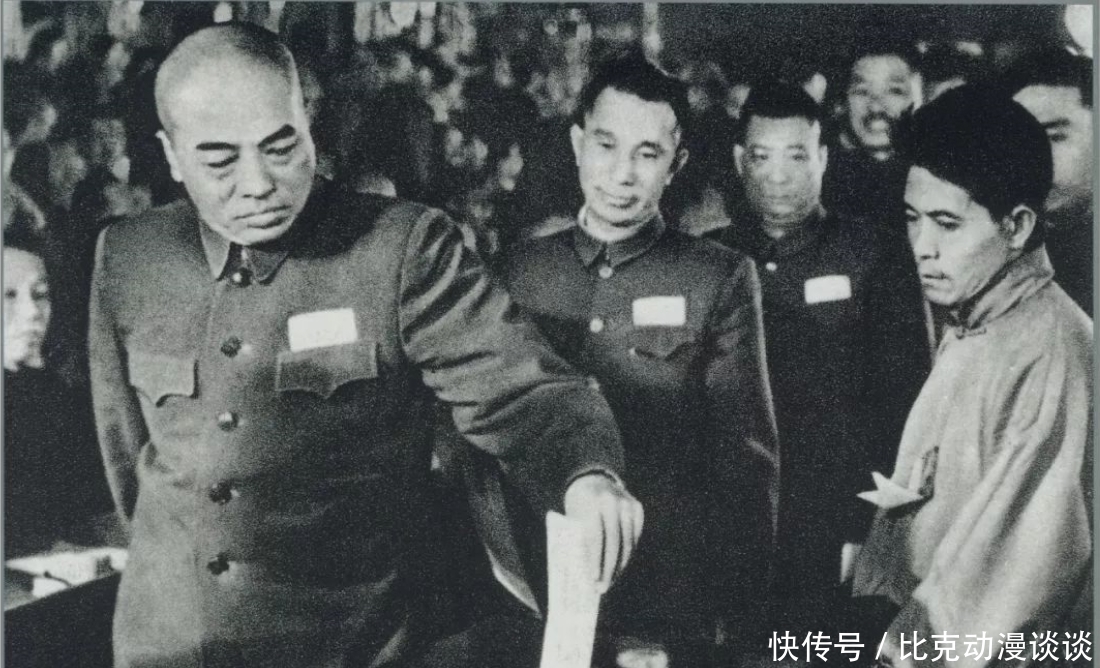 双拐|彭老总病重住院，这位上将拄着双拐去探望，哨兵呵斥他，不让进门