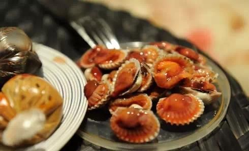 每次吃白灼血蚶，用的是新鲜捕获的血蚶