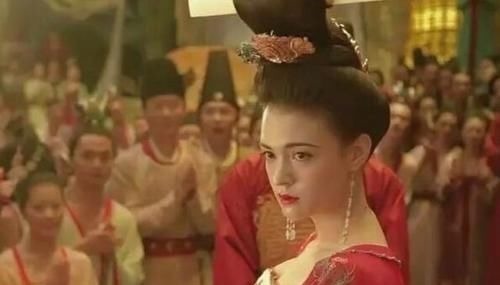 李白@杨贵妃:唐朝盛世末班车中,香消玉损的美女