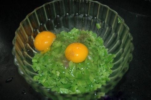 好吃又好看的青椒炒蛋,香气浓郁、营养丰富,成本只要几块钱!