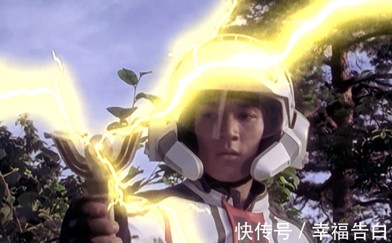 变身器|从实用性的角度,来说说特利迦奥特曼与迪迦奥特曼的变身器