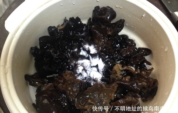 这菜切记不能隔夜吃,放进冰箱也不行,家有老人要注意!