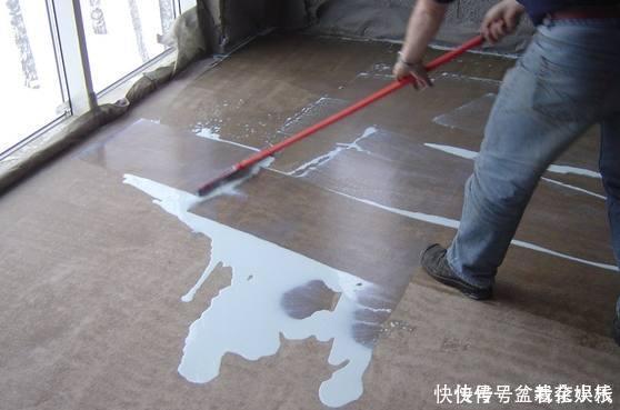 后悔学|越来越多人有钱人地板都不铺瓷砖了,这样装太聪明了,后悔学晚了