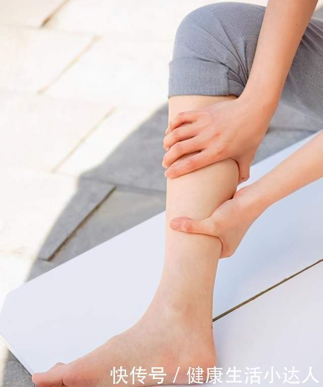 结石|为了减肥,不吃早餐,21岁女孩胆囊里挤满结石,只能手术摘除