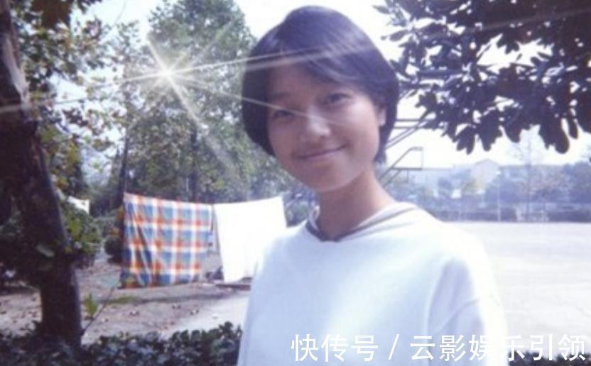 40歲的朱丹,從“主持一姐”到“卑微人妻”,她真的值嗎