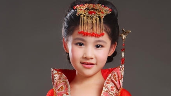 小女孩|朱元璋复兴殉葬制度,一个小女孩只说了9个字,就让母妃免于陪葬