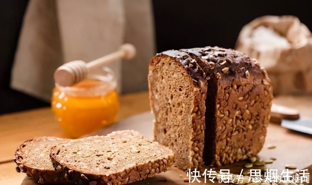 夹心|买面包时,聪明人会避开这6种不买,面包师:不懂的人才喜欢吃它