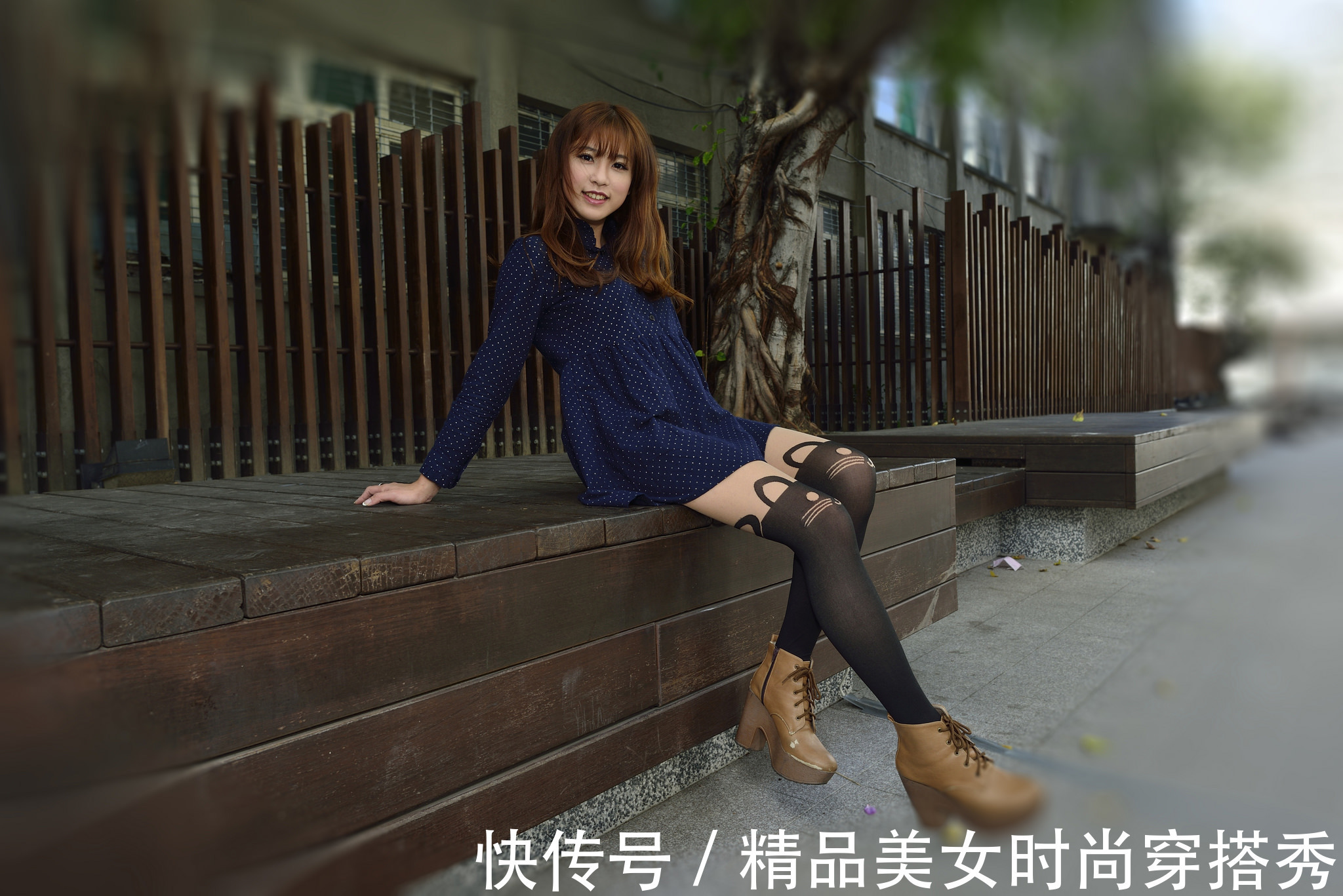 衬衫裙|小姐姐身穿蓝色的衬衫裙，吸睛时尚又减龄