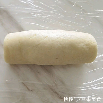 这道奶酥面包做起来容易,吃起来上瘾