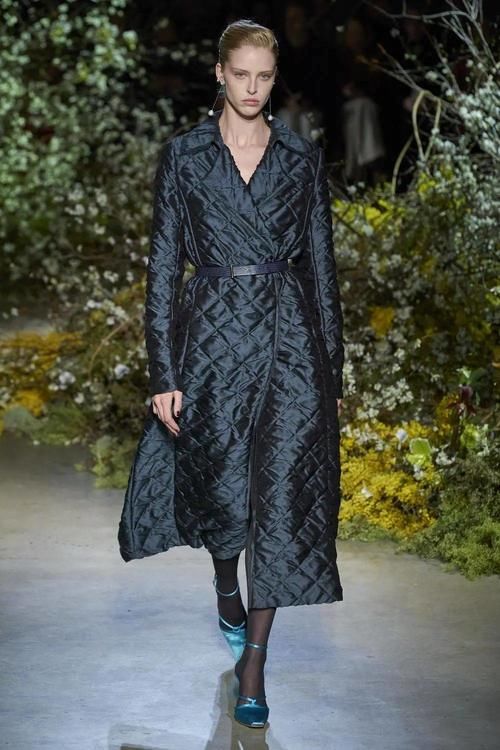 做一个穿羽绒服好看的人