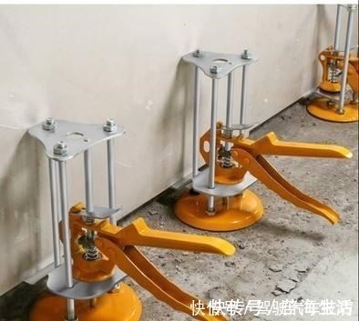 装修|头一次见装修师傅这样贴墙砖,超聪明的,用几十年都不会脱落!