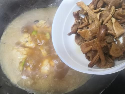  满屋飘香|每年冬天我家都不放过这菜，肉菜一锅满屋飘香，连汤都剩不下