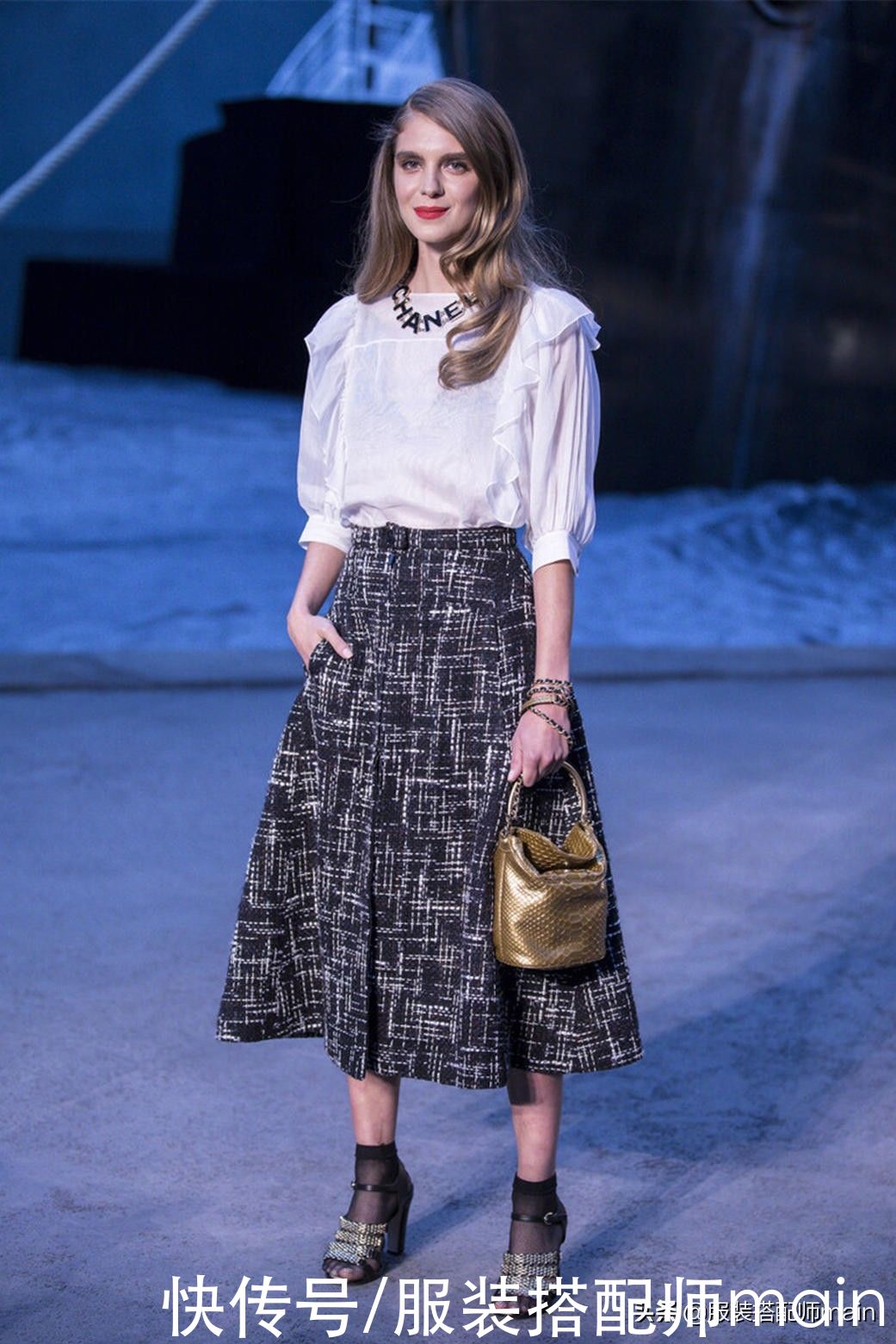 胯宽腿粗的女孩，试试这条“伞裙”，遮肉显瘦两不误