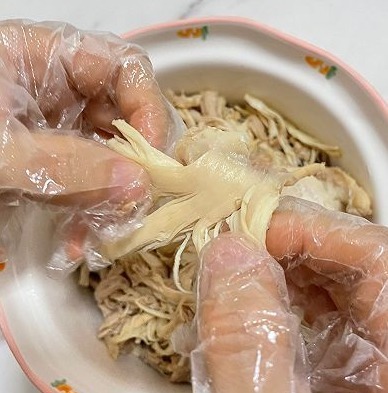 天热吃它刚合适,胜过大鱼大肉,不煎不炒酸辣解馋,好吃过瘾!