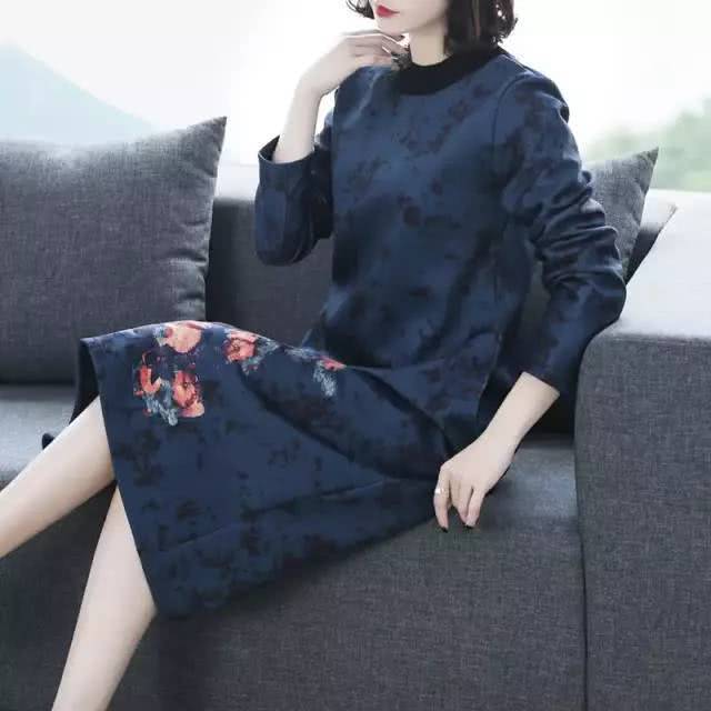 针织连衣裙 新发现一种叫毛衣裙,秋可单穿、冬可内搭,70后女人穿超美嫩