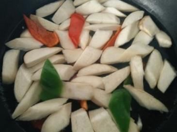 好吃不腻的杏鲍菇炒肉片,每一口香嫩爽滑,十分下饭